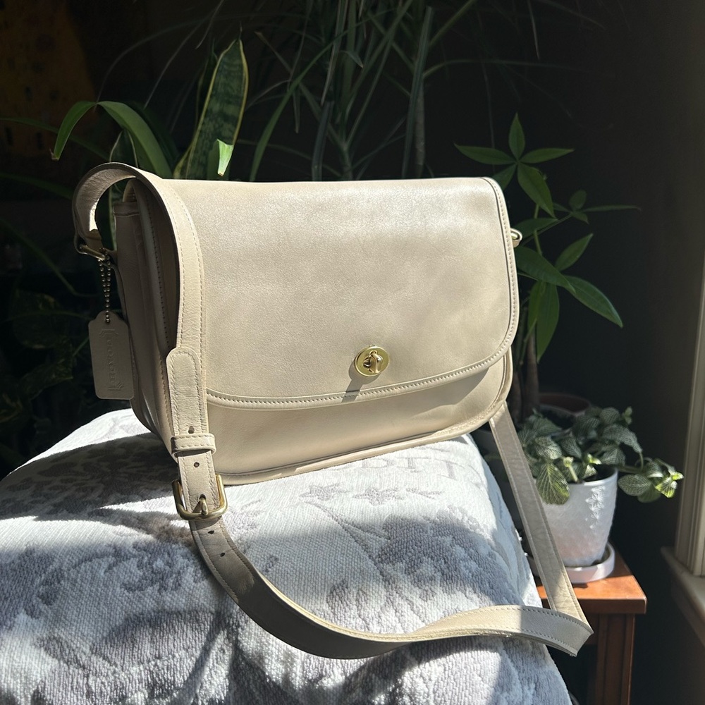 VINTAGE Coach City Bag in Bone Leather - Picture 16 of 16